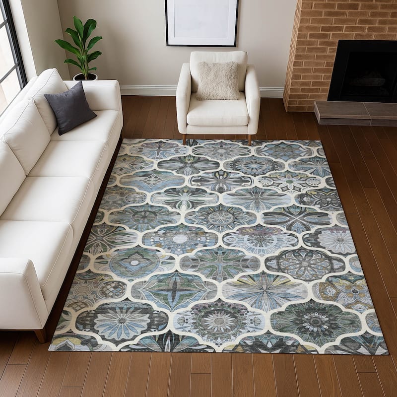 Machine Washable Indoor/ Outdoor Trellis Mosaic Chantille Rug