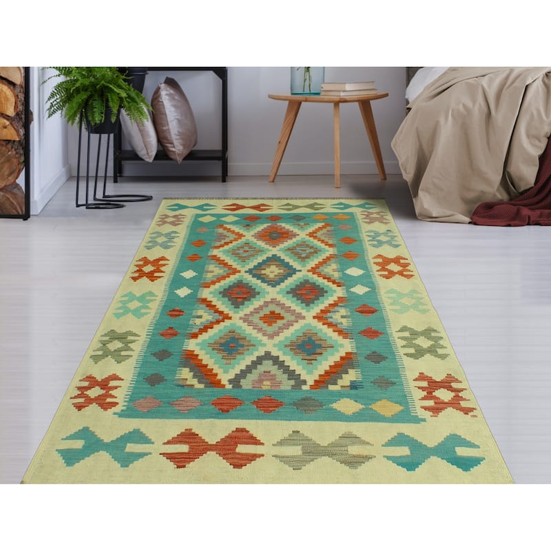 Sangat Flatweave Dell Ivory/Lt. Green Rug - 4'9" x 6'5"