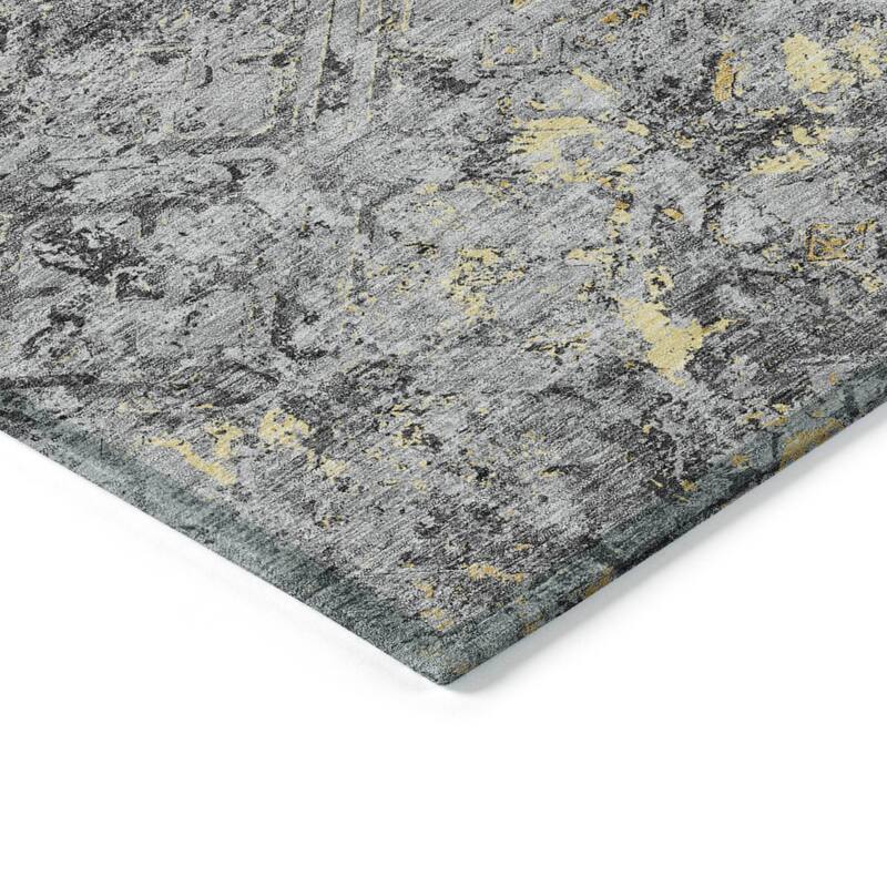 Machine Washable Indoor/ Outdoor Chantille Distressed Diamonds Rug