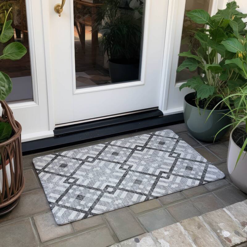 Machine Washable Indoor/ Outdoor Chantille Modern Trellis Rug