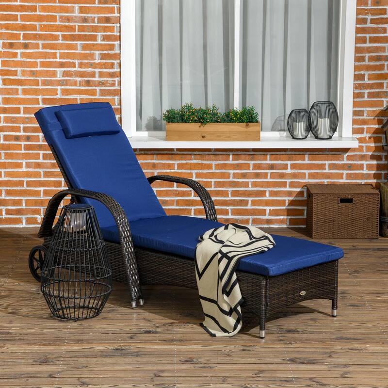 Outdoor PE Rattan Recliner with Wheels and Armrests
