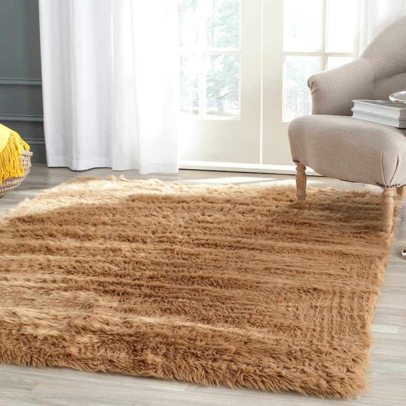 SAFAVIEH Faux Sheep Skin Alexandria 2.4-inch Thick Rug