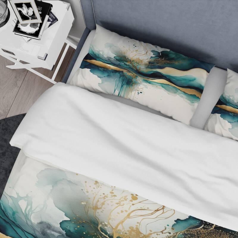 Designart "Teal And Gold Abstract Expression III" Turquoise Modern - Bed Cover Set With Shams