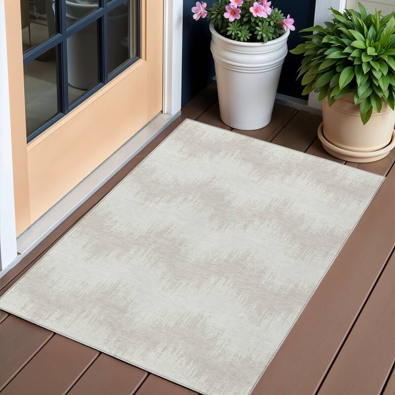 HomeRoots Chevron Transitional Rectangle Outdoor Rug - 3' x 5'