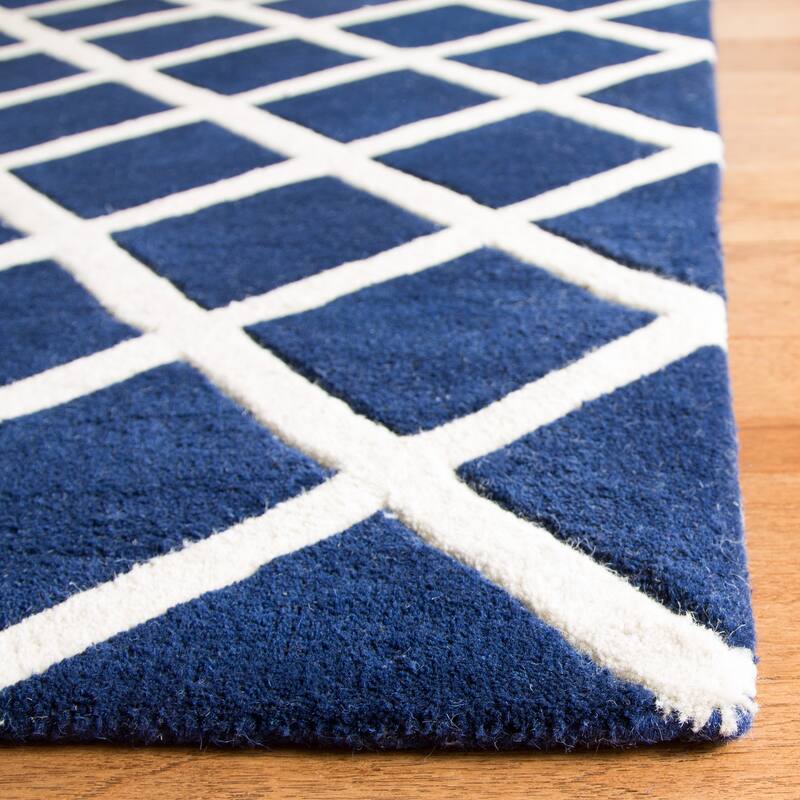 SAFAVIEH Handmade Chatham Retha Modern Moroccan Wool Rug