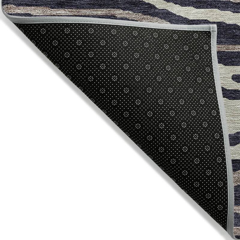 Machine Washable Indoor/ Outdoor Abstract Illusion Chantille Rug