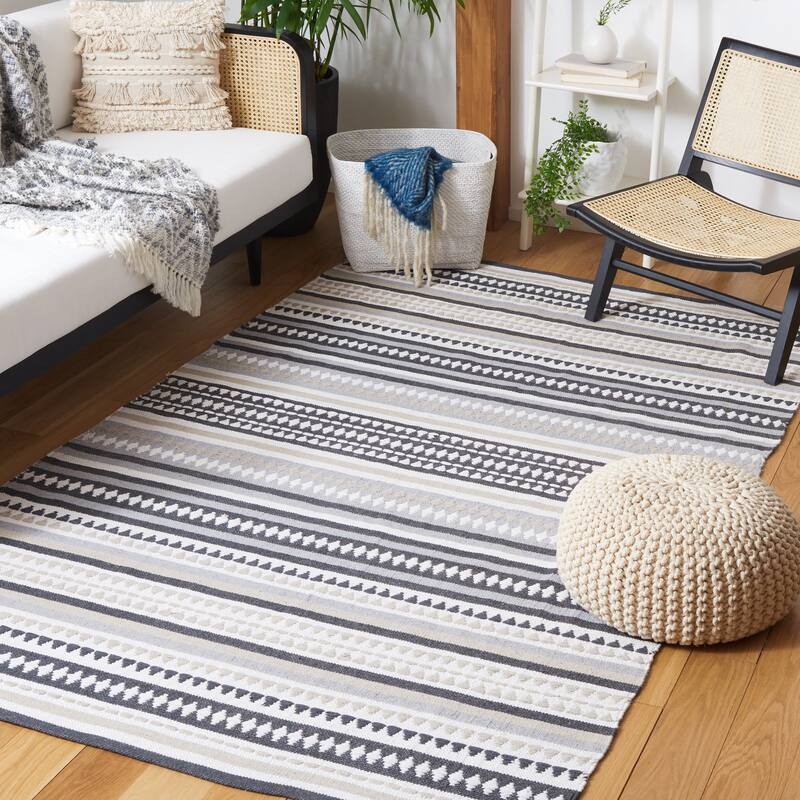 SAFAVIEH Handmade Montauk Nellwyn Cotton Rug - 5' x 8' - Grey/Ivory