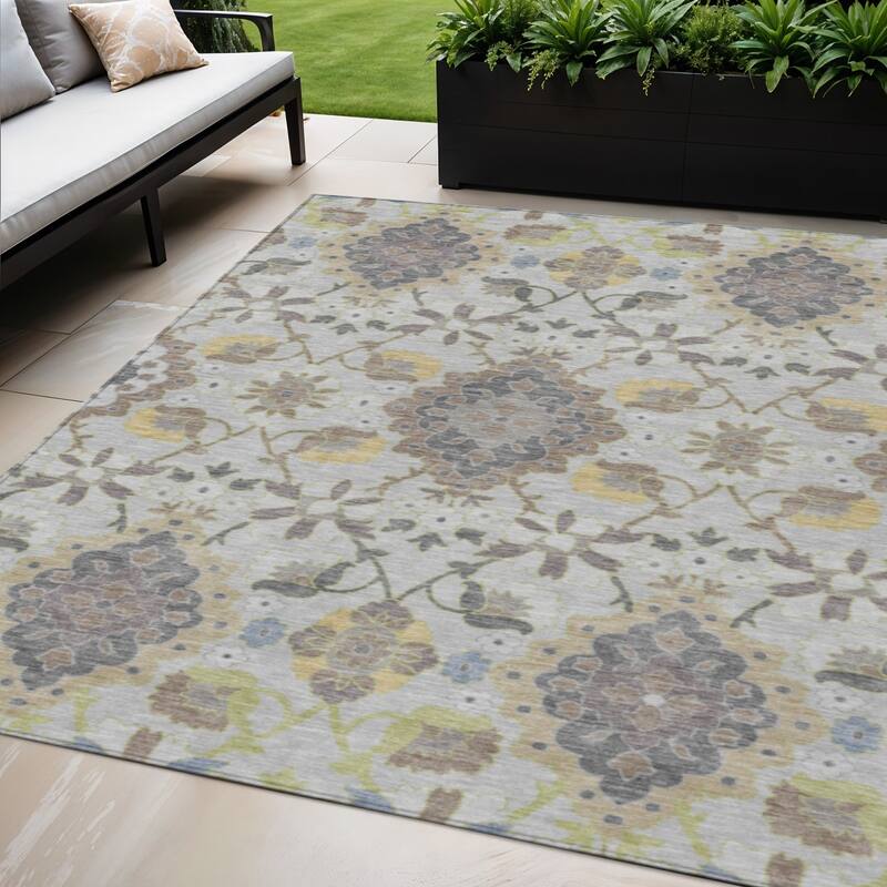 HomeRoots Oriental Traditional Rectangle Outdoor Rug - 5' X 8'