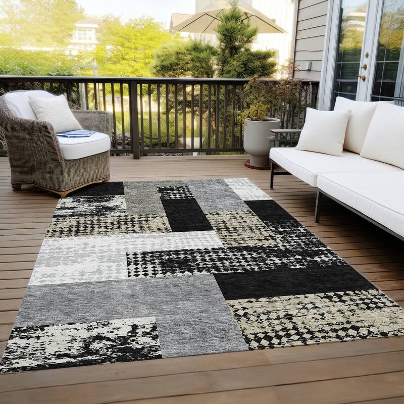 Machine Washable Indoor/ Outdoor Modern Blocks Chantille Rug