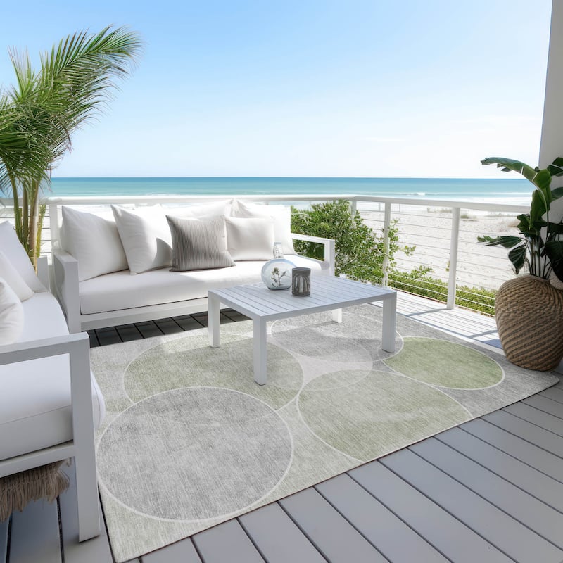 Machine Washable Indoor/ Outdoor Abstract Circles Chantille Rug