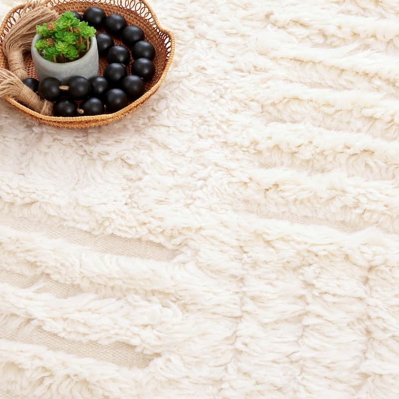 SAFAVIEH Handmade Casablanca Ninell Shag Wool Rug