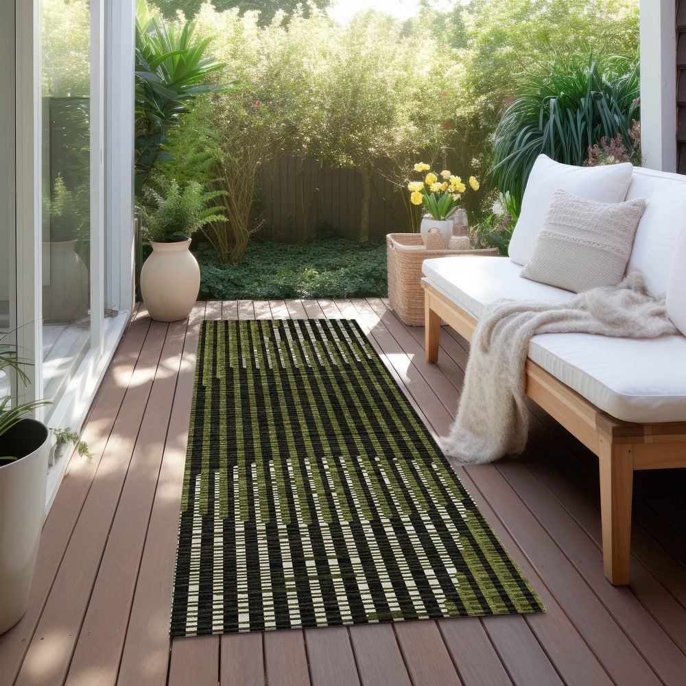 Machine Washable Indoor/ Outdoor Abstract Stripe Chantille Rug