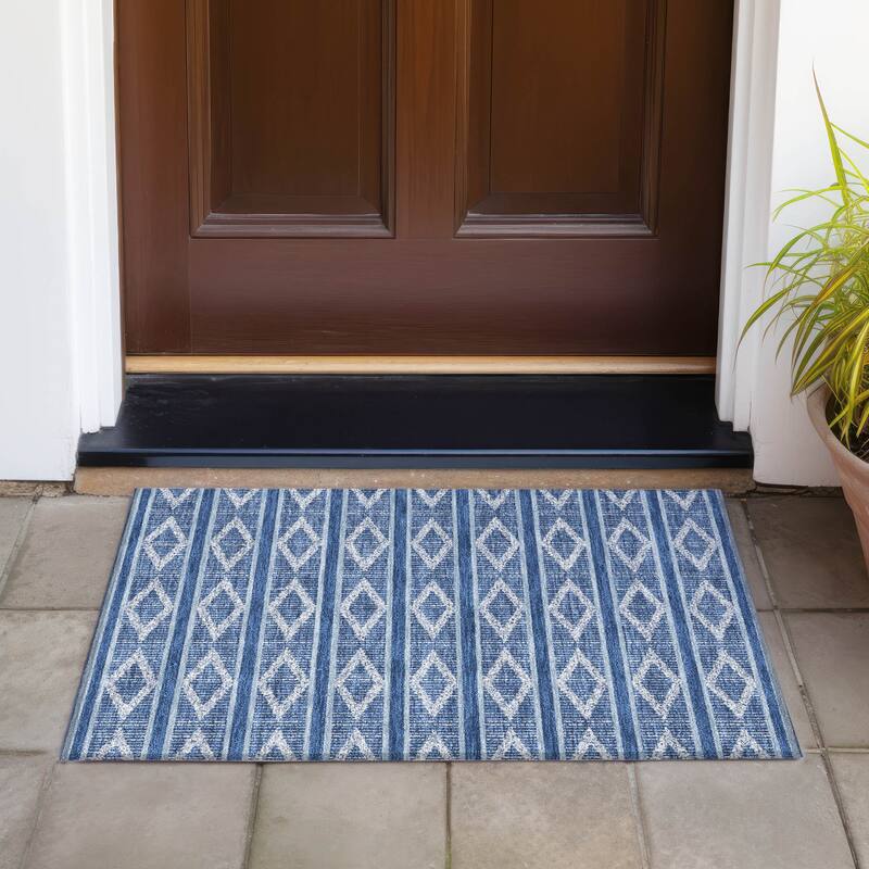 Machine Washable Indoor/ Outdoor Diamond Stripe Chantille Rug