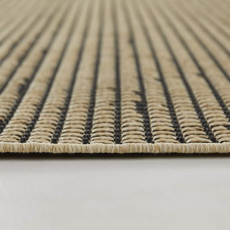 Rosei Casual Textured Checkered Indoor/ Outdoor Area Rug