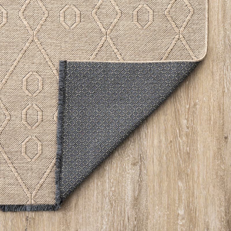 Alameda Solid Color Geometric Machine Washable Indoor Area Rug