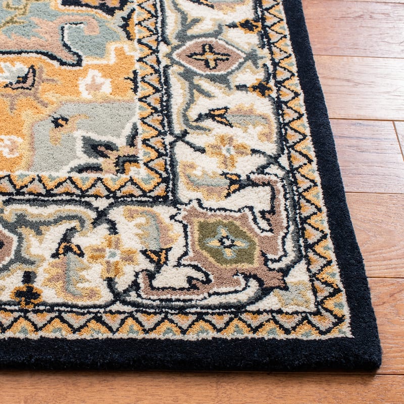 SAFAVIEH Handmade Heritage Carrol Traditional Oriental Wool Rug