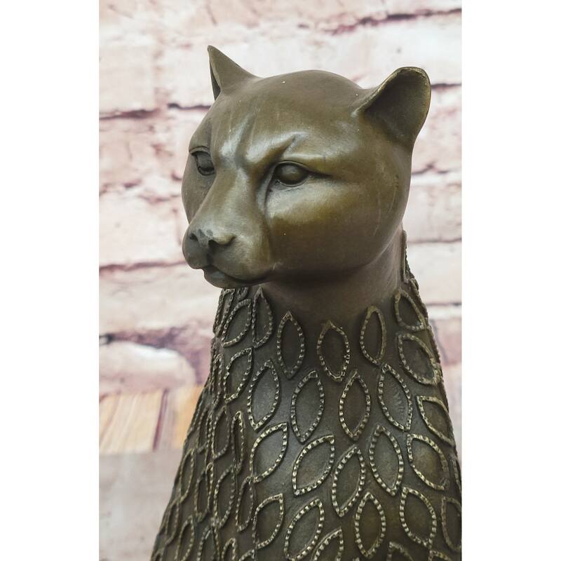 Stylized Bronze Leopard Sculpture – Modern Big Cat Décor For Art Lovers
