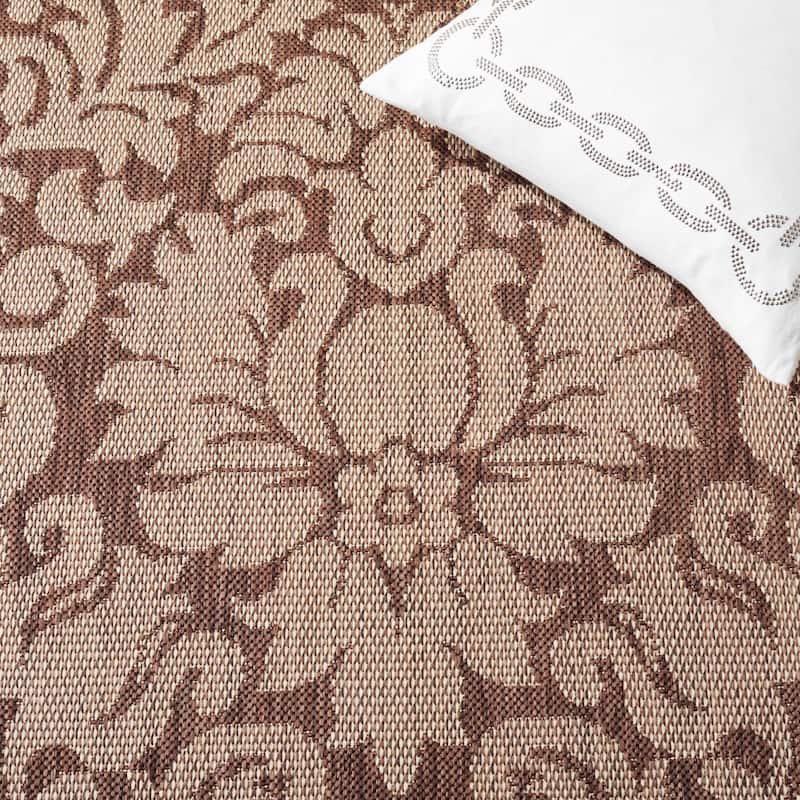 SAFAVIEH Courtyard Peggie Indoor/ Outdoor Patio Backyard Rug