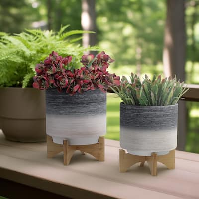 Sagebrook Home Modern Neutral Two Toned Ceramic Planter with Solid Rubberwood Stand
