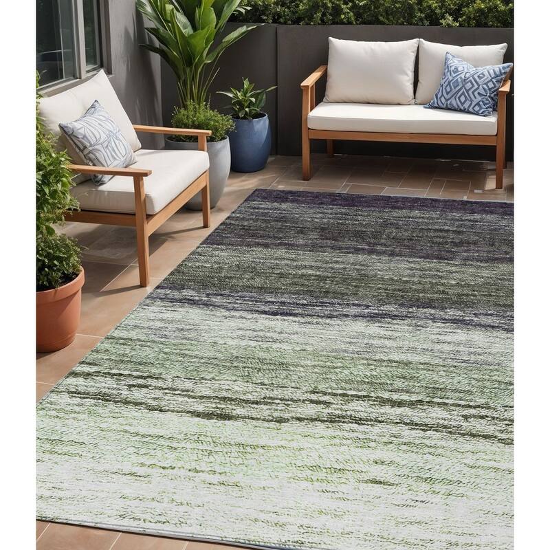 HomeRoots Ombre Transitional Rectangle Outdoor Rug - 5' X 8'
