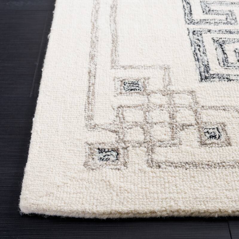 SAFAVIEH Handmade Casablanca Roseliese Wool Rug