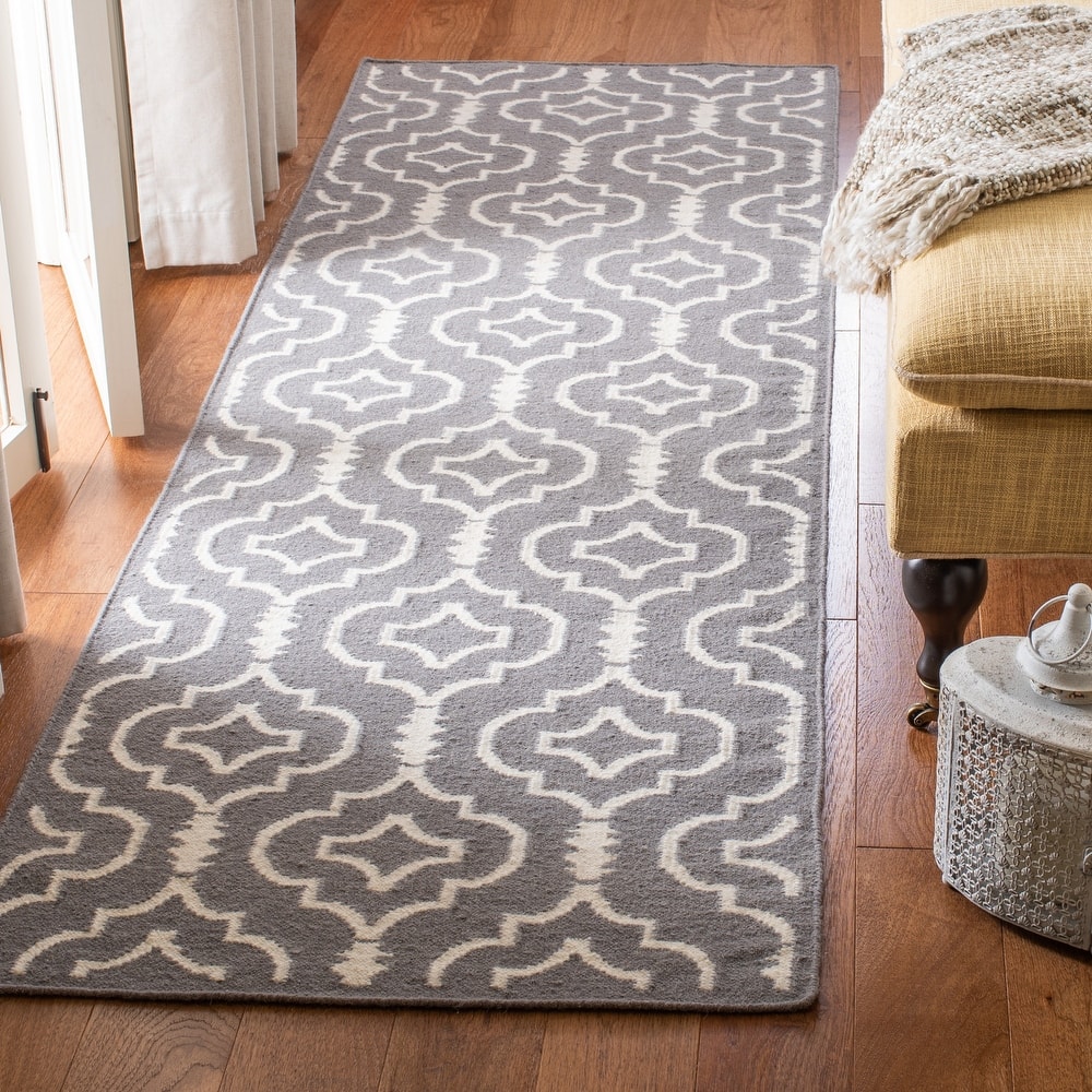 SAFAVIEH Handmade Flatweave Dhurries Lamprini Modern Moroccan Wool Rug