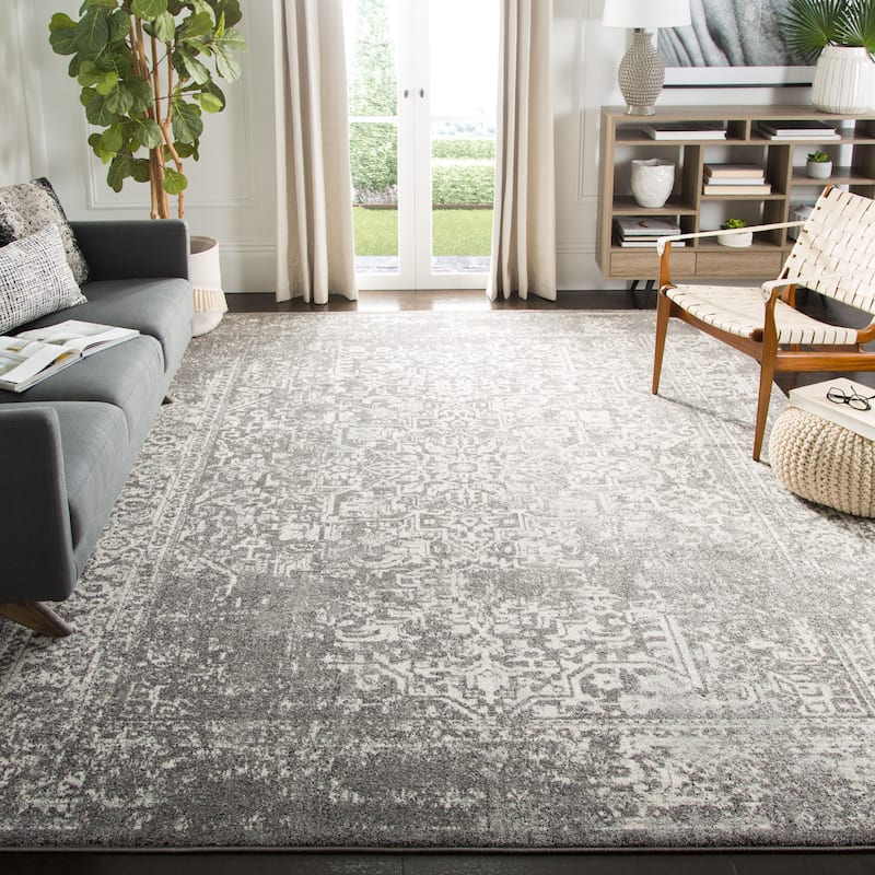 SAFAVIEH Evoke Quinn Vintage Distressed Rug - 6'7" x 9' - Grey/Ivory - Rectangle