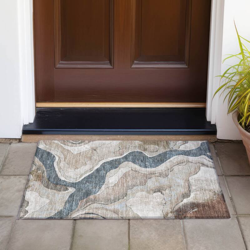 Machine Washable Indoor/Outdoor Contemporary Crackle Chantille Rug - Beige - 1'8" x 2'6"