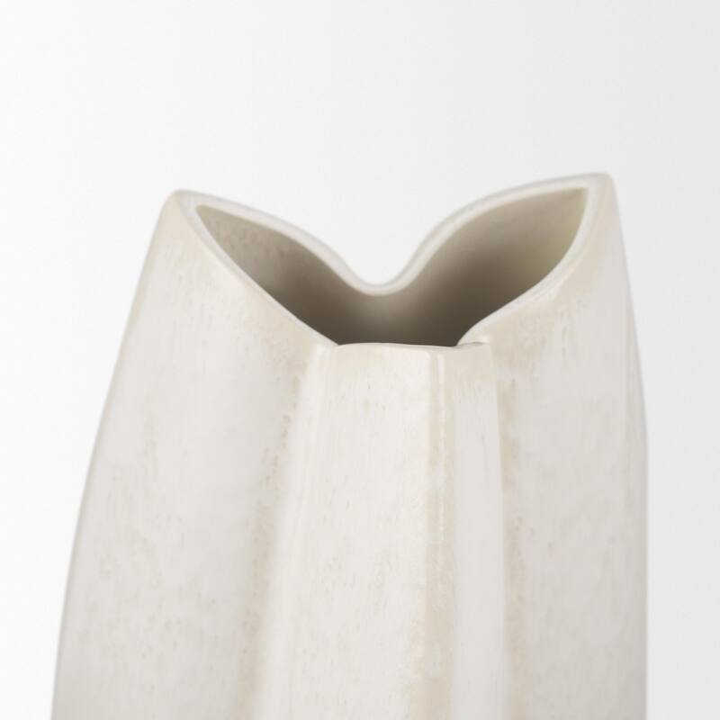 Vania Off White Textured Vase