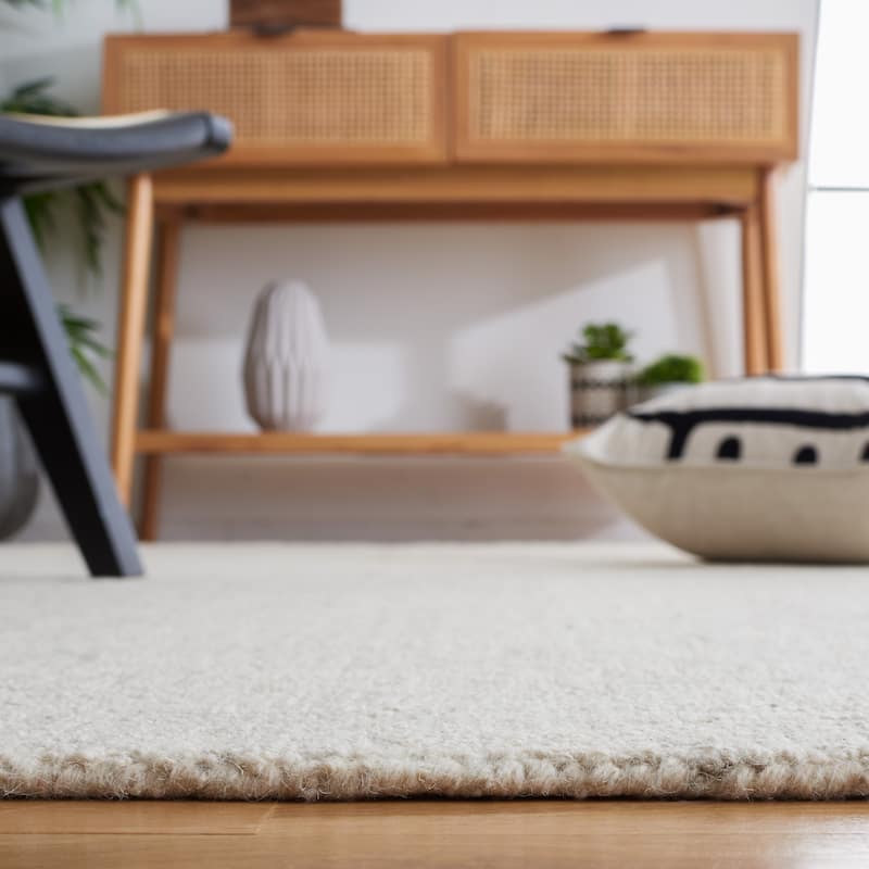 SAFAVIEH Handmade Micro-Loop Courteney Transitional Wool Rug