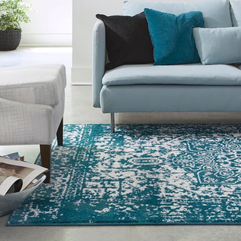 Traditional Brenda Collection Area Rug