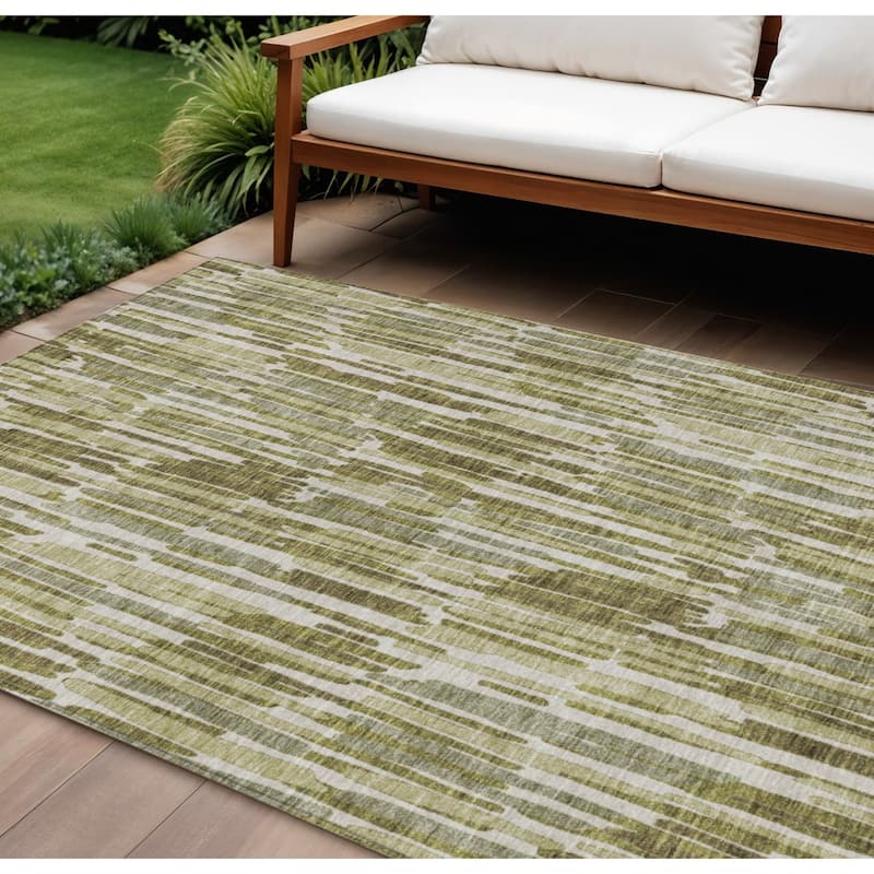 HomeRoots Abstract Transitional Rectangle Outdoor Rug - 10' X 14'