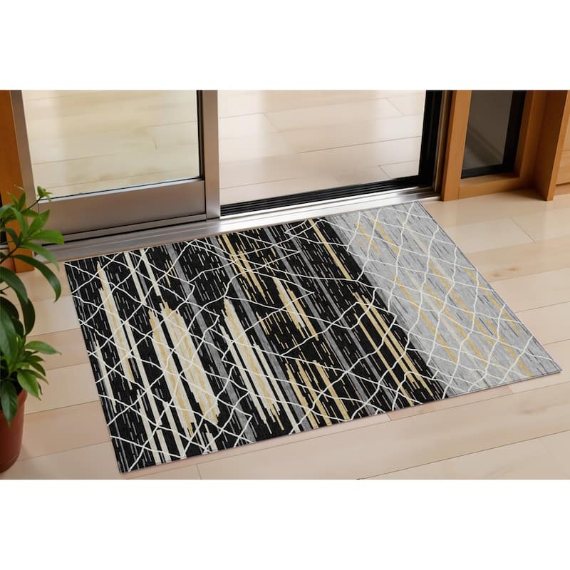 HomeRoots Striped Modern Rectangle Outdoor Rug - 3' x 5'