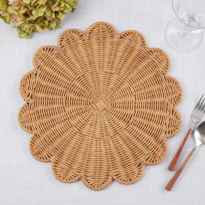 Rattan Placemats (Set of 4) - Handwoven Scalloped Design for Dining & Entertaining, 15"