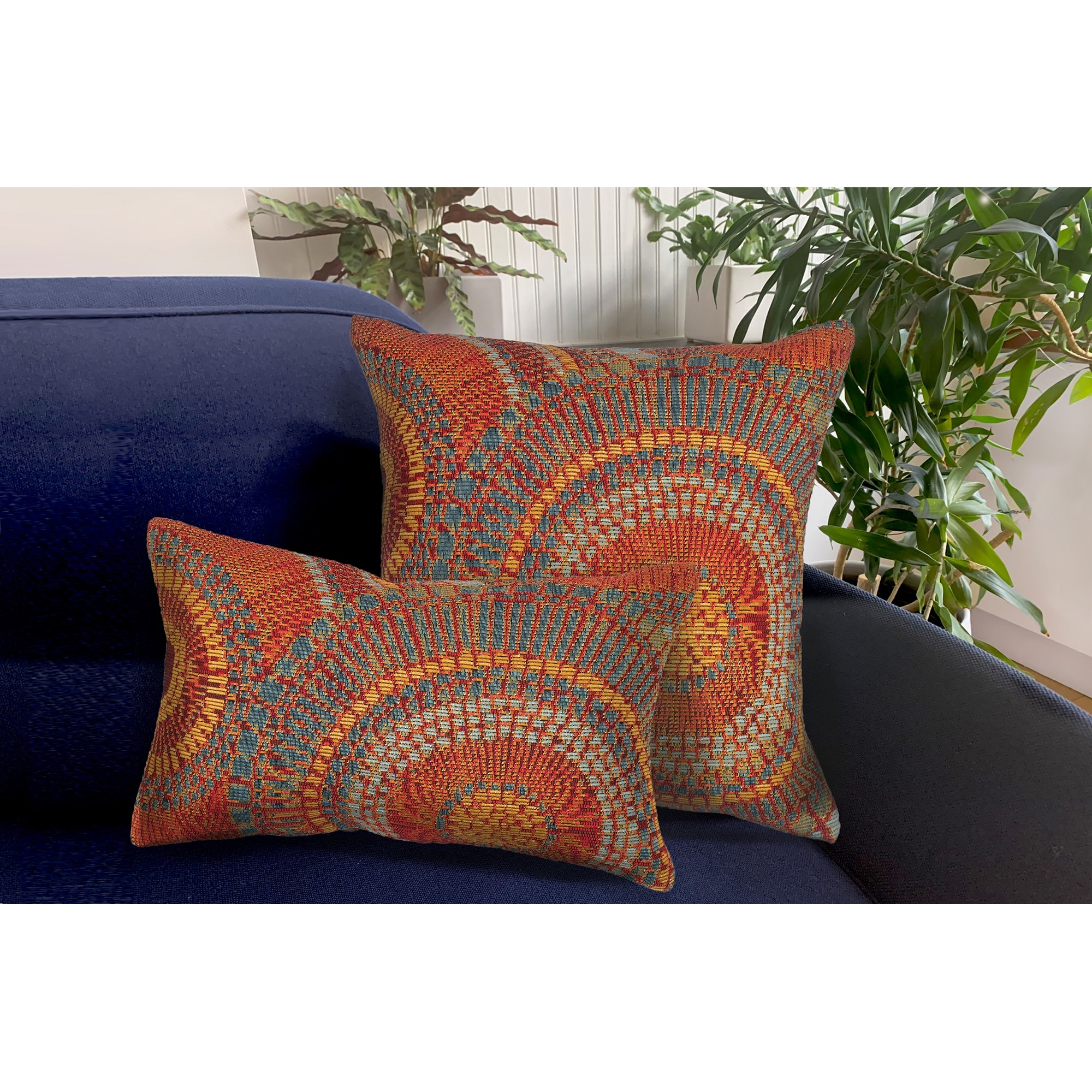 Lush Decor Marina Circles Indoor/Outdoor Pillow