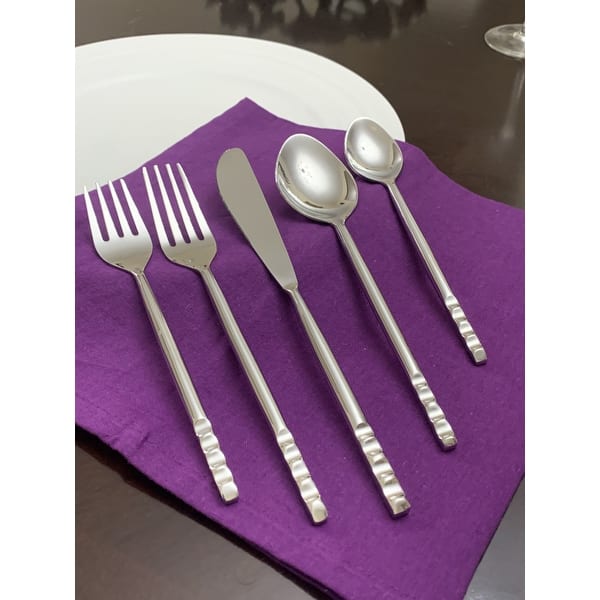 https://ak1.ostkcdn.com/images/products/is/images/direct/f71f4c9d712f4cd6937948e776aa379980673787/Vibhsa-20-Piece-Flatware-Set%2C-Service-for-4.jpg?impolicy=medium