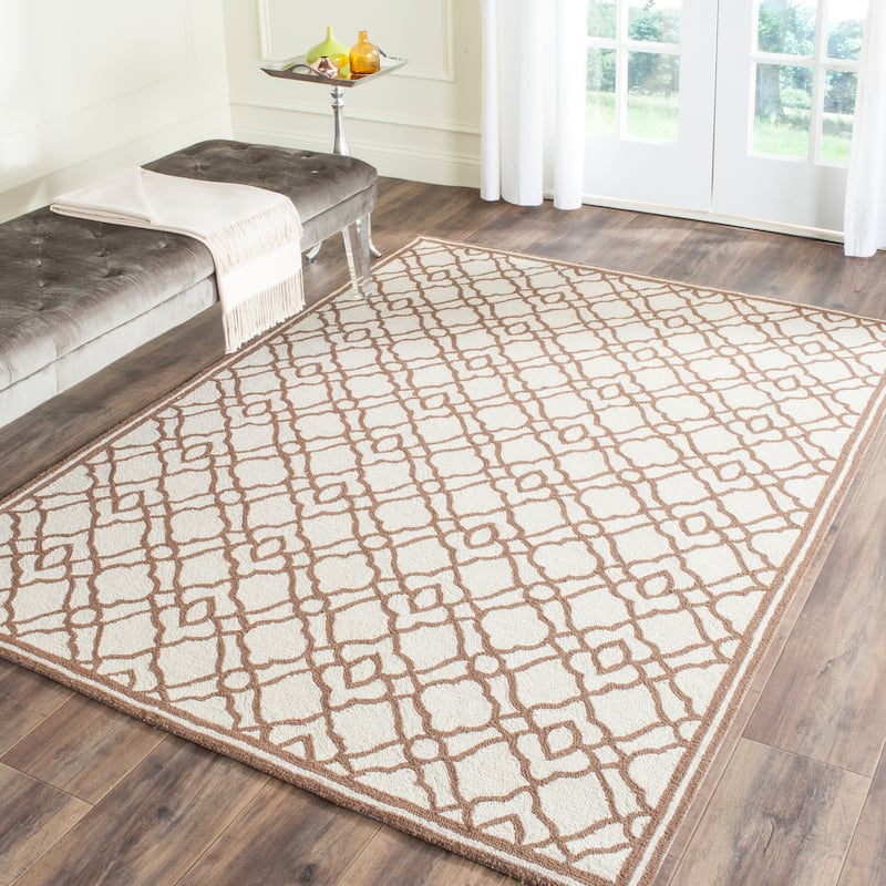 SAFAVIEH Handmade Four Seasons Laurence Floral Rug - 4' x 6' - Ivory/Dark Brown
