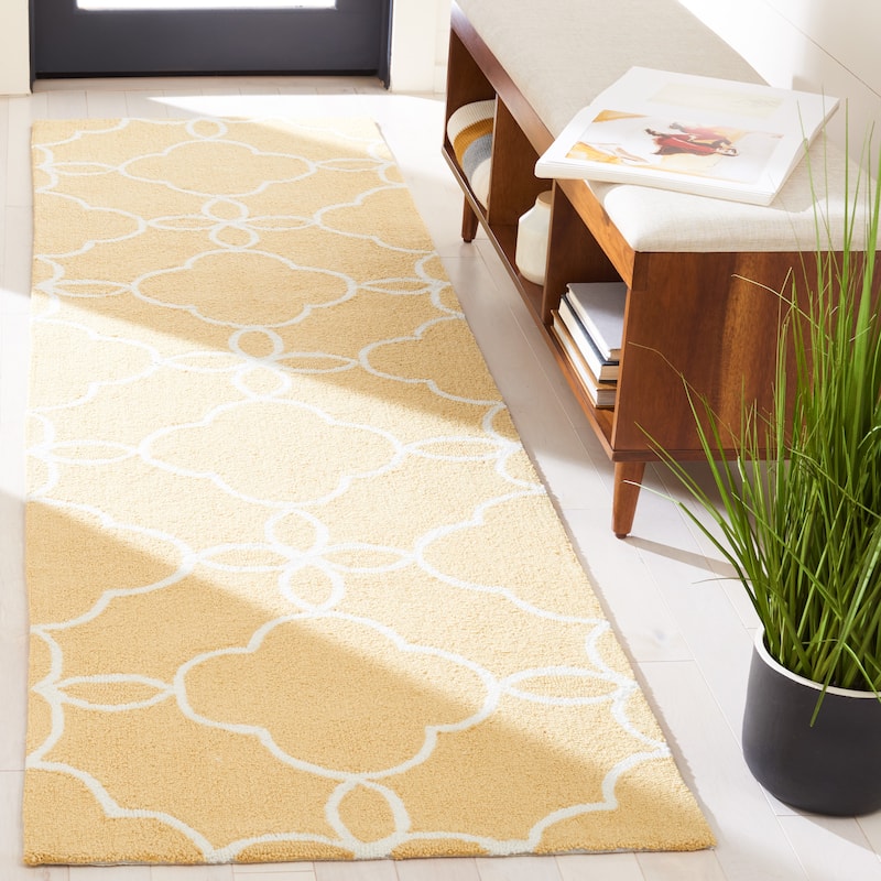 SAFAVIEH Handmade Four Seasons Gulea Floral Rug - 2'3" x 8' Runner - Gold/Ivory