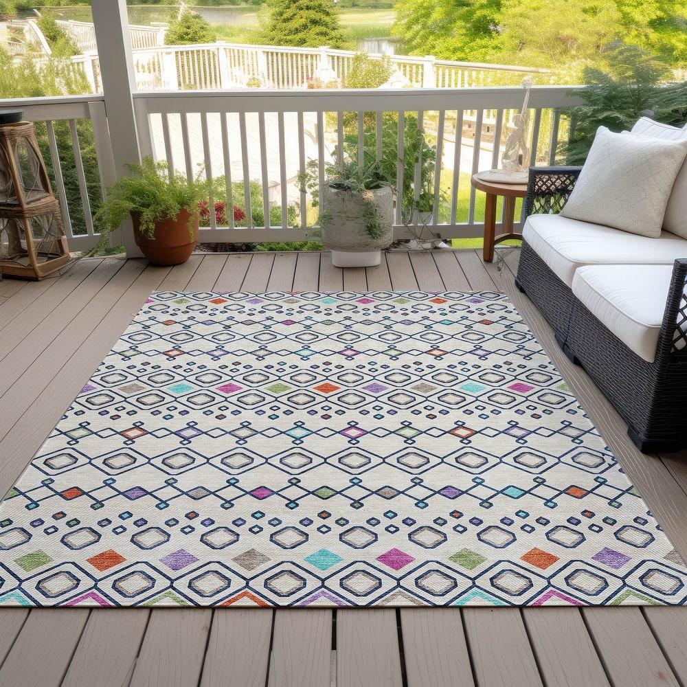 Machine Washable Indoor/ Outdoor Global Contempory Chantille Rug