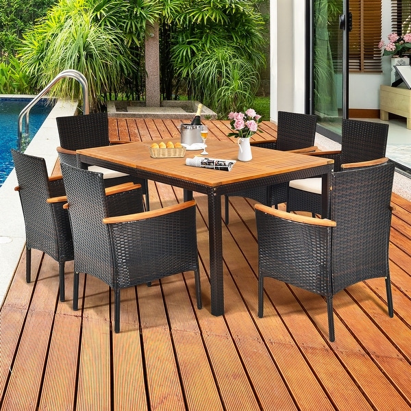 Rattan table store with umbrella hole