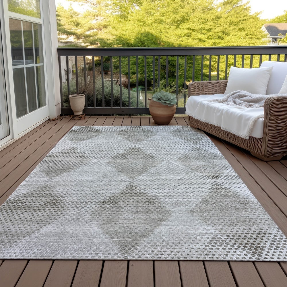 Machine Washable Indoor/ Outdoor Modern Diamonds Chantille Rug