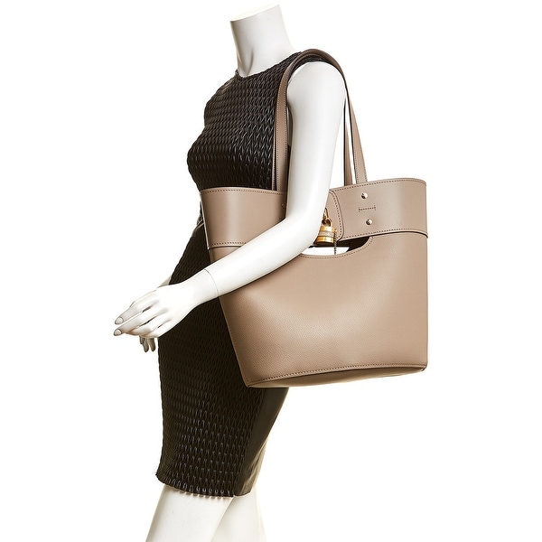 chloe aby medium