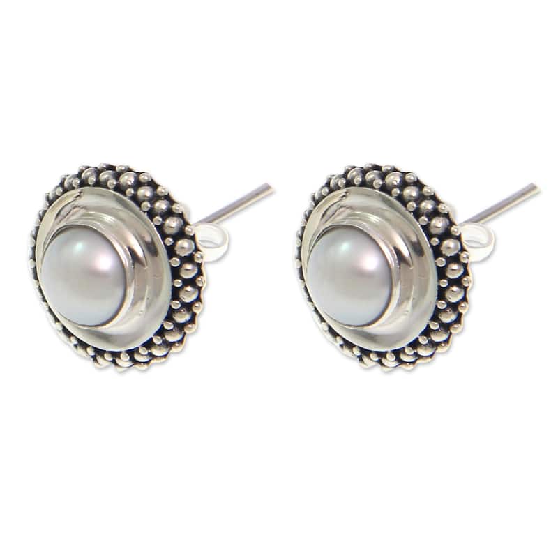 Handmade Sterling Silver 'Moonlight Halo' Pearl Earrings (7-7.5mm) (Indonesia)