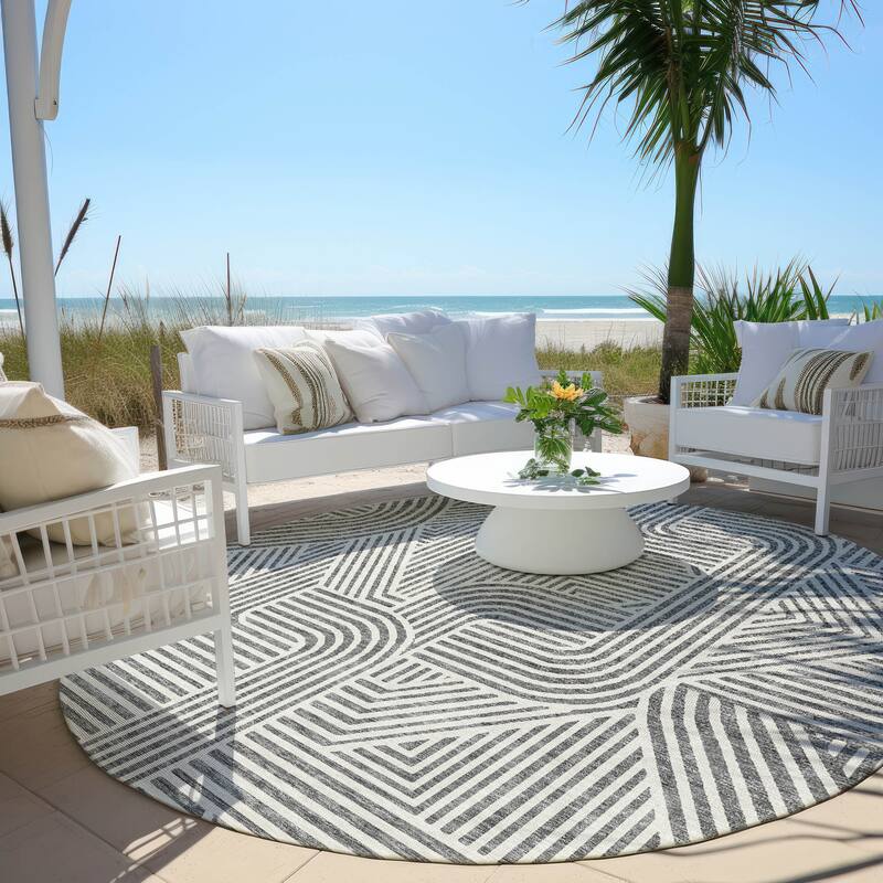 Machine Washable Indoor/ Outdoor Chantille Contemporary Geo Rug - Gray - 8' x 8'