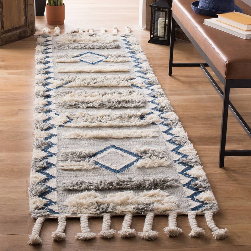 SAFAVIEH Hand-knotted Kenya Alki Southwestern Tribal Wool Rug - 2'3" x 8' Runner - Grey/Ivory