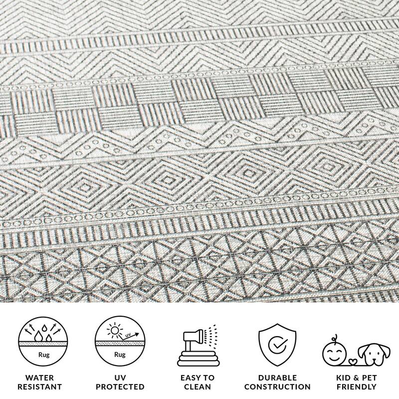 SAFAVIEH Courtyard Rozenn Indoor/ Outdoor Waterproof Patio Backyard Rug