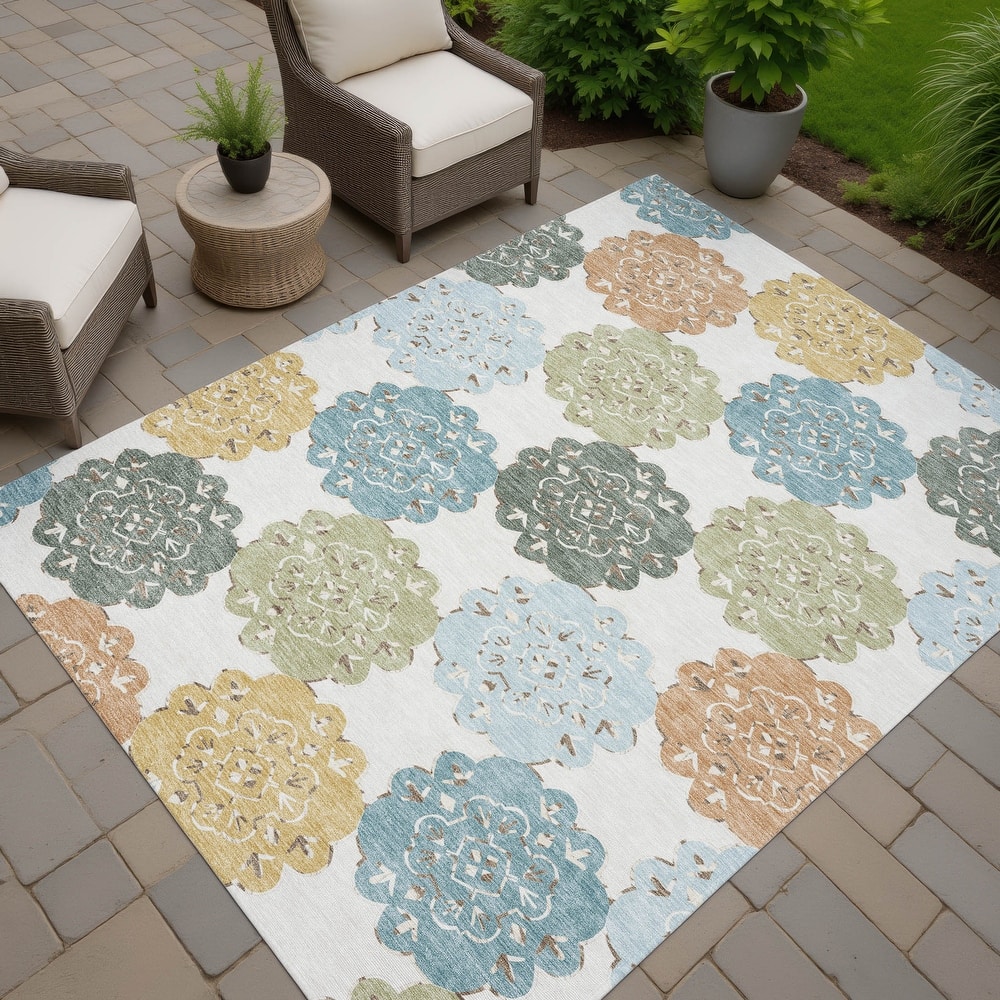 Machine Washable Indoor/ Outdoor Global Motif Chantille Rug