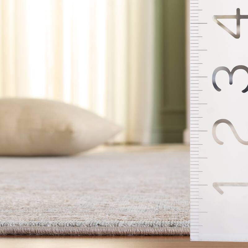 SAFAVIEH Signature Lyyli Traditional Rug