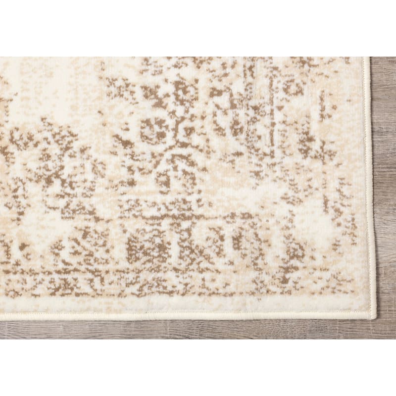 Florence Collection - Beige/Cream Distressed Traditional Rug - 4'7" x 6'7"