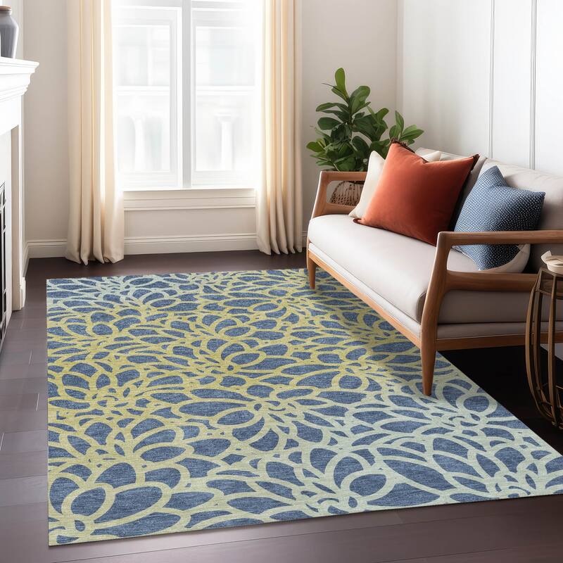 Machine Washable Indoor/ Outdoor Floral Craze Chantille Rug